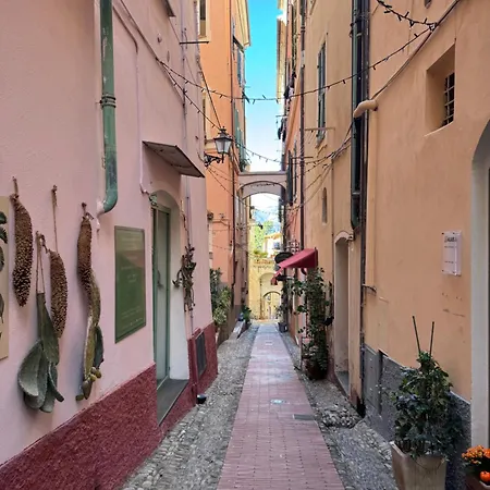 Palazzo Bordiland 1 *